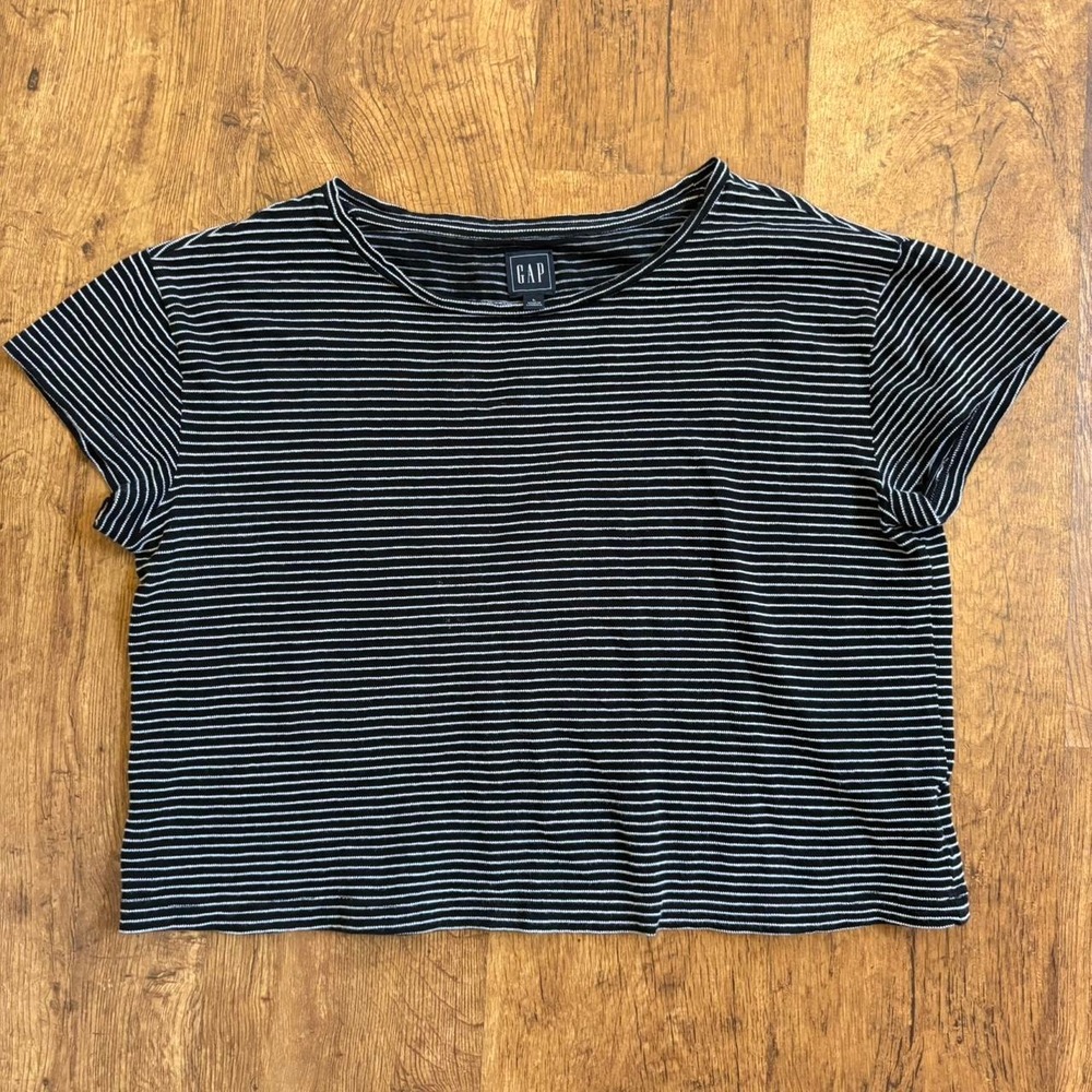GAP Black White Striped Cropped T-Shirt Womens Large Short Sleeve Cotton Tee